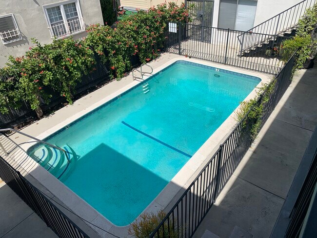 Pool area - 346 S Van Ness Ave