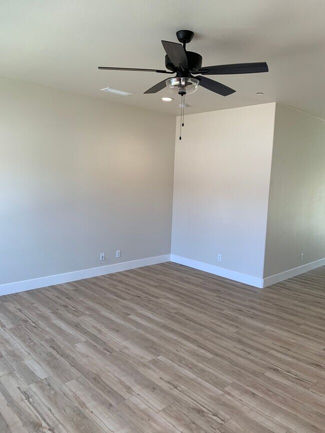 Foto del edificio - Newer Home for rent