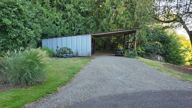Building Photo - Beautiful 3 Bedroom Home on Acreage