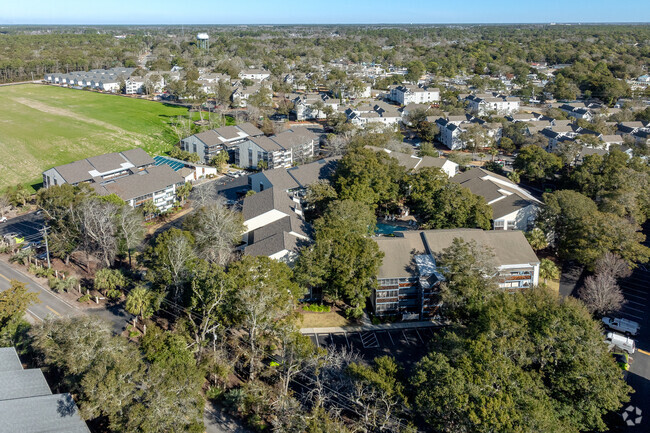 Aerial wide view. - Summertree Village