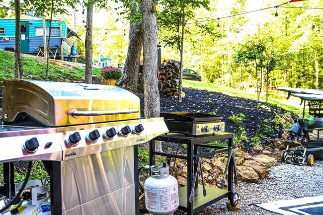 Building Photo - LONG TERM RENTAL! Camper 5 minutes from Nolin Lake.