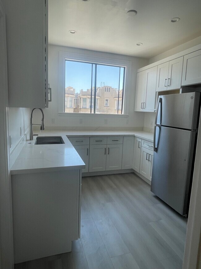 Kitchen - 1196 Broadway St