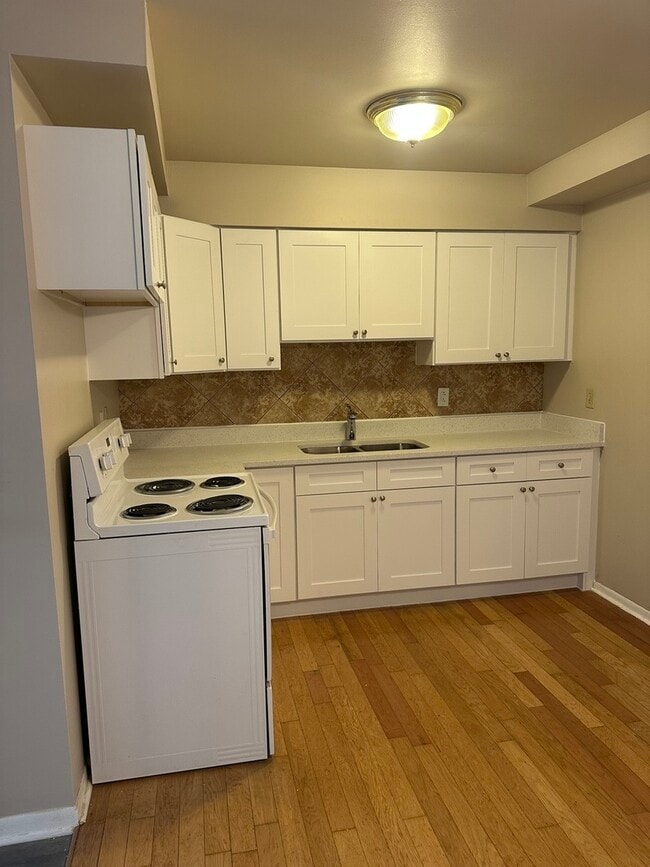 Foto del edificio - 1015 N Farnsworth Ave