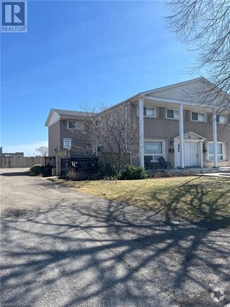 Building Photo - 25 Greenford Dr