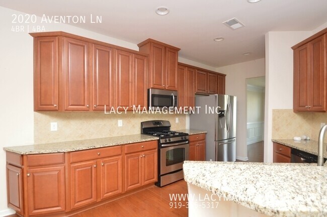 Building Photo - 2020 Aventon Ln