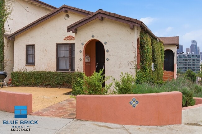 Photo - 1114 Figueroa Terrace Apartment