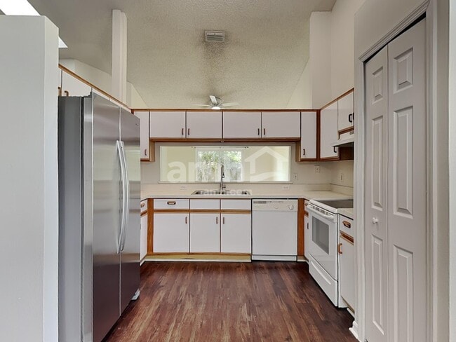 Building Photo - 555 Whiskey Creek Ct