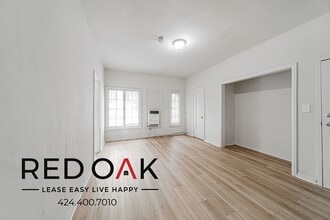 Building Photo - 746 S Coronado St