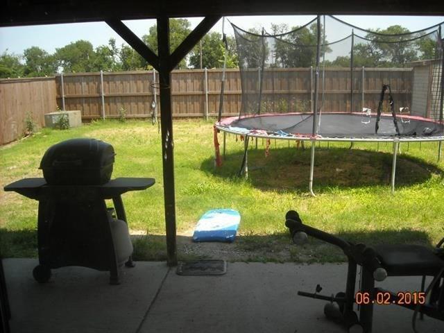 Foto del edificio - 9212 Warren Dr