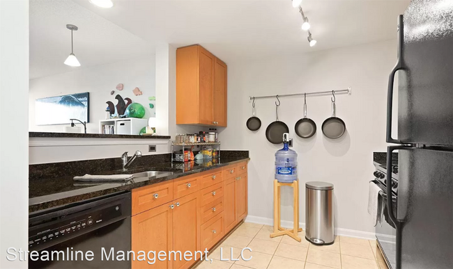 Building Photo - 1 br, 1 bath House - 930 Wayne Ave #707