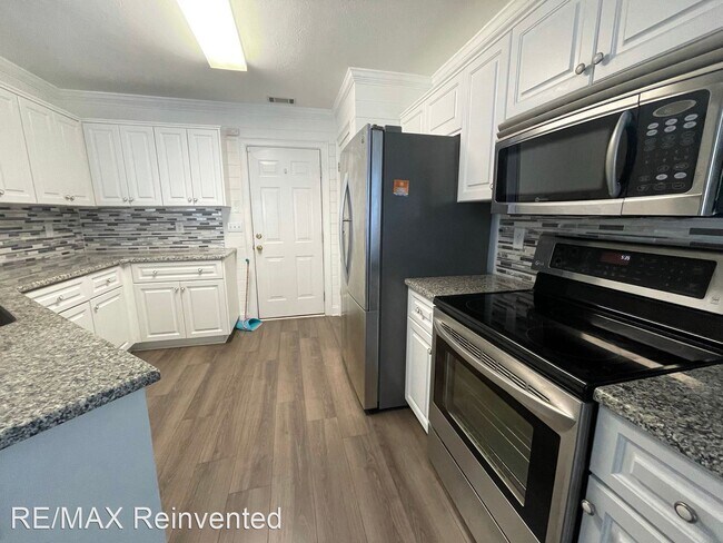 Building Photo - 2 br, 2 bath House - 1006 Grasmere Drive