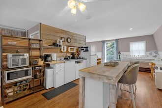 Building Photo - 920 Chapin Dr
