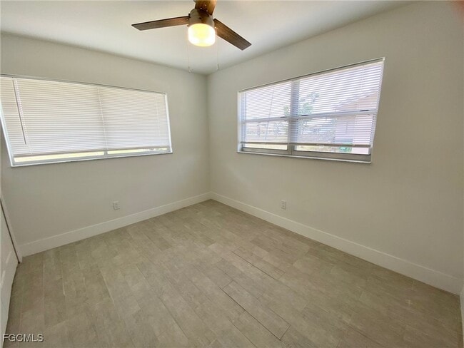 Foto del edificio - 317 Tarpon Dr