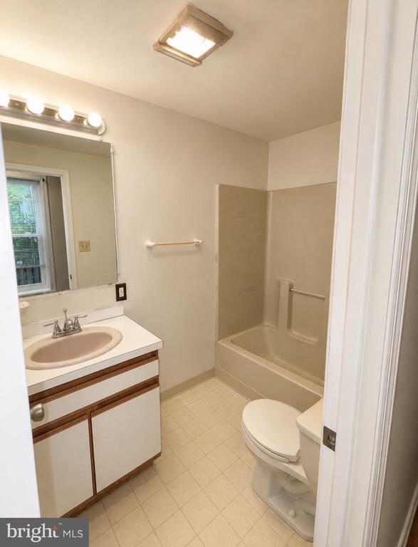 Foto del edificio - 302 E 11th St