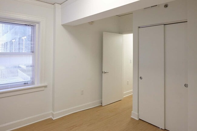 Interior Photo - Ambassador