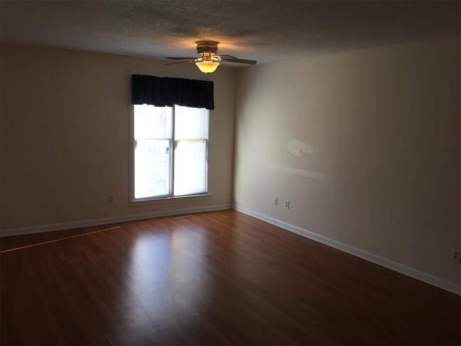 Foto del edificio - 211 Camp Sunrise Rd NW