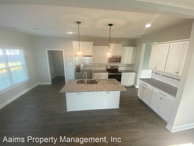 Building Photo - 4 br, 3.5 bath House - 3113 Hunting Lodge ...