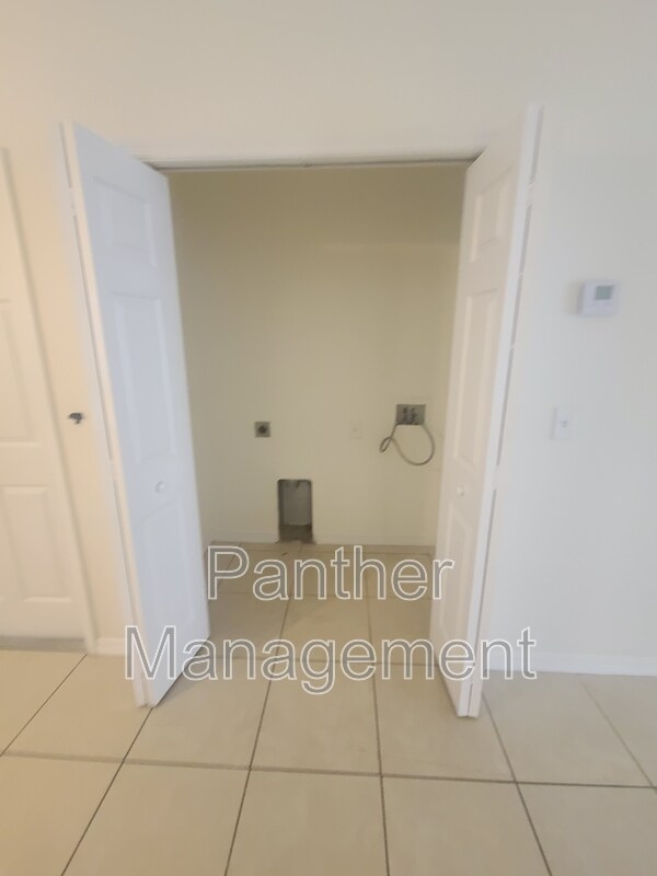 Foto del edificio - 4608 Douglas Ln