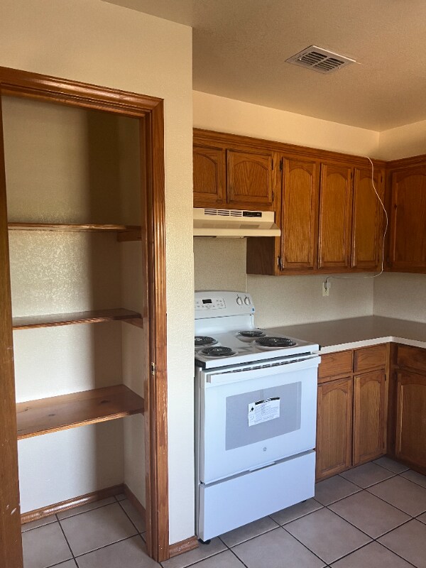 Foto del edificio - 1000 Wild Rose Ln