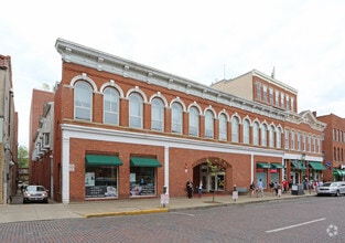 Building Photo - Phoenix on Court