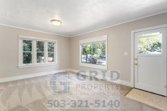 Foto del edificio - 2 Bedroom Home Available in Southeast Wood...