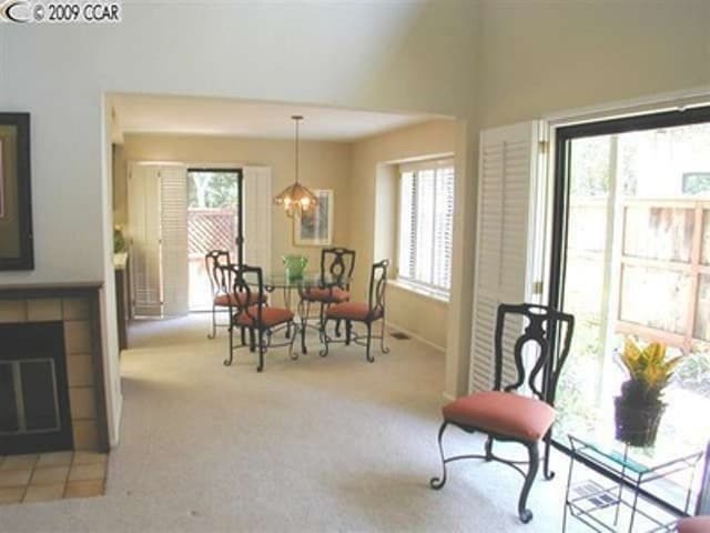 Building Photo - Carroll Ranch 3 bedroom 2.5 Bath Townhouse