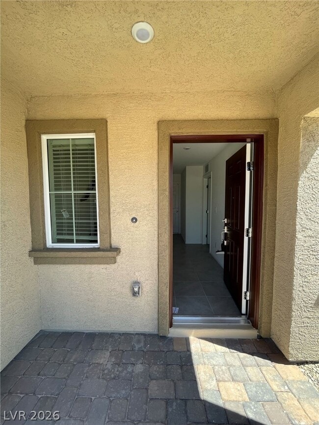 Building Photo - 626 Sedum Ave.