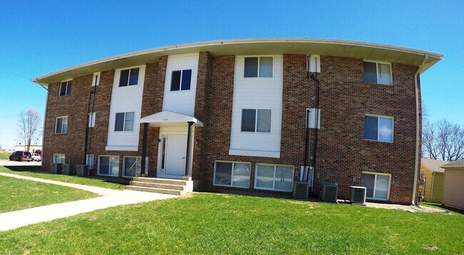 Building Photo - 1115 Doreen Ave
