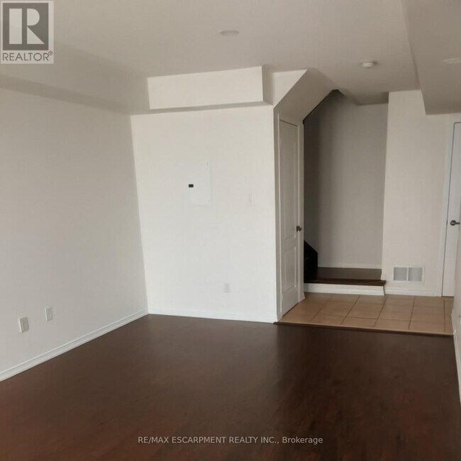 Photo du bâtiment - 8 - 2579 SIXTH LINE