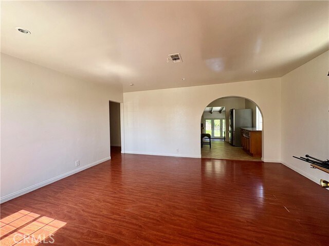 Foto del edificio - 5421 W 120th St