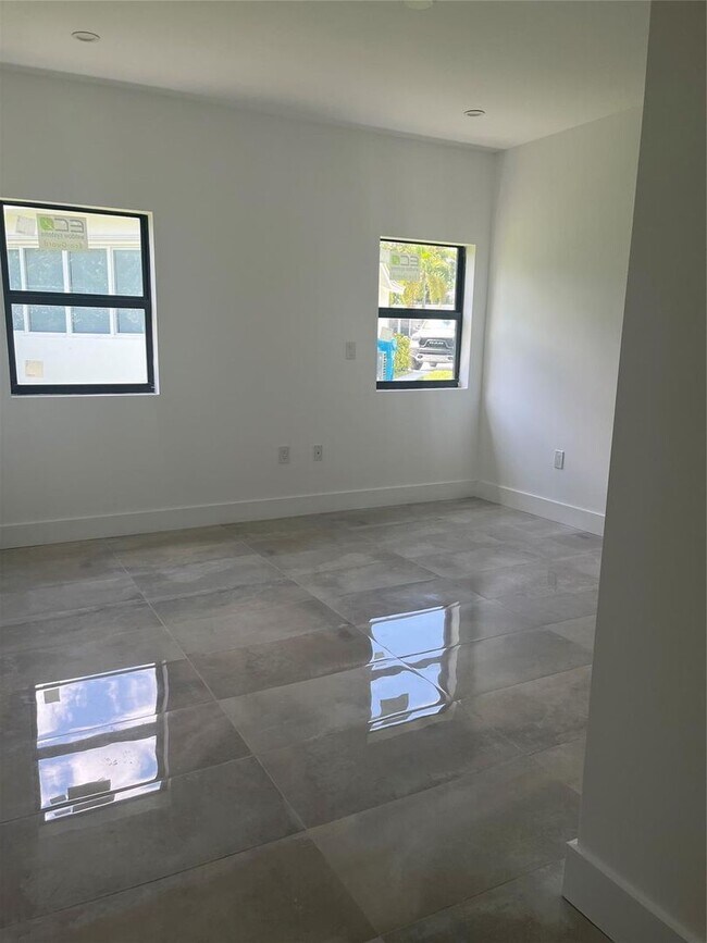 Foto del edificio - 2877 SE 1st Ct