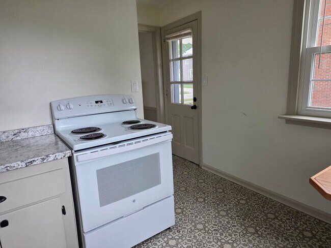 Foto del edificio - 2 bedroom 1 bath single family home