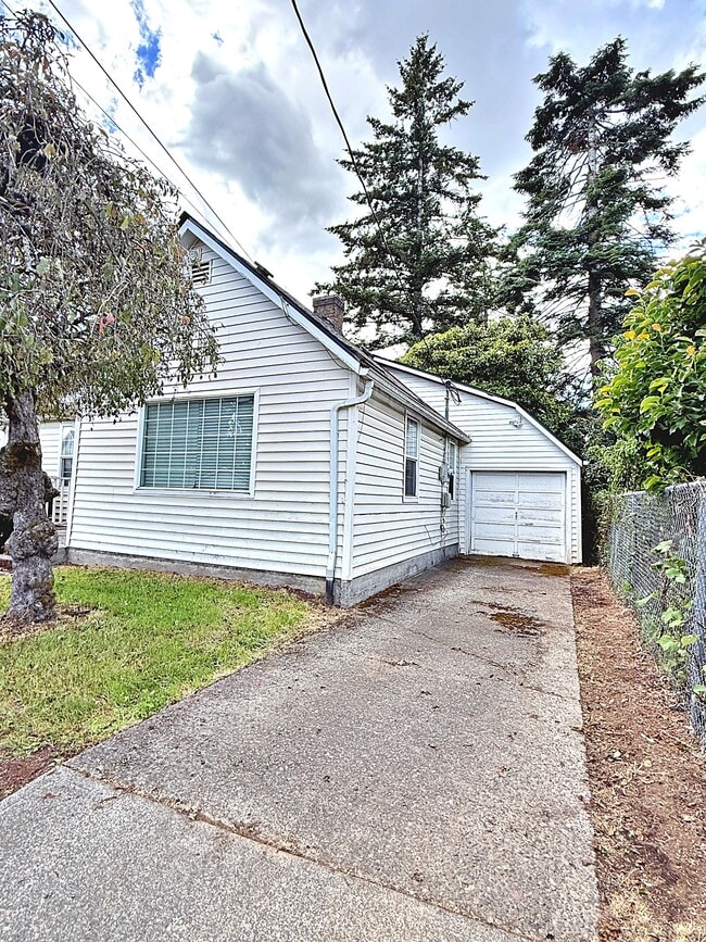 Photo - 905 NE 94th Ave House