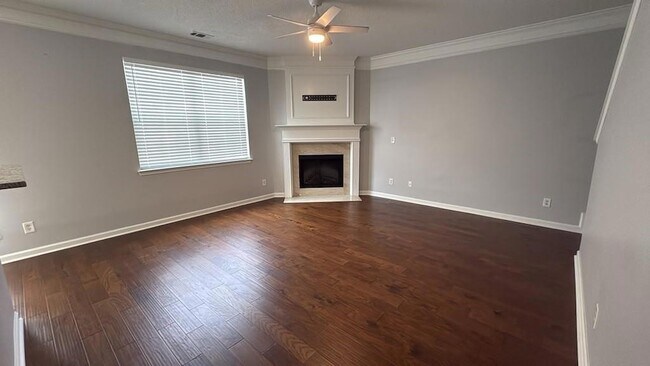 Foto del edificio - 387 Weatherstone Pl