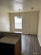 Building Photo - 1302 Dugger Cir