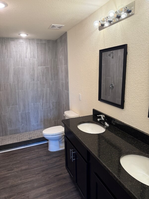 Building Photo - 1154 Capri Cir