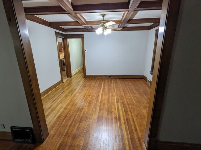 Building Photo - 487 Crescent Ave