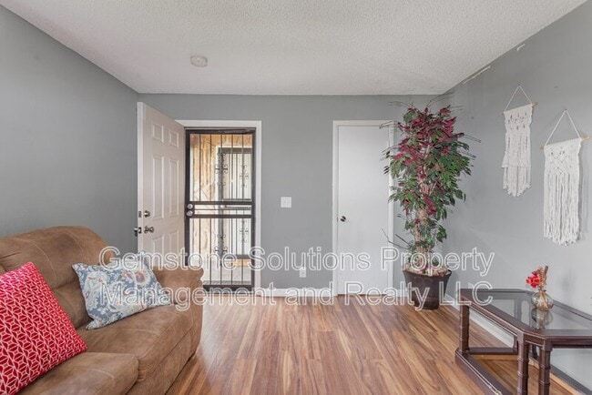 Building Photo - 2307 Dalebrook Ct