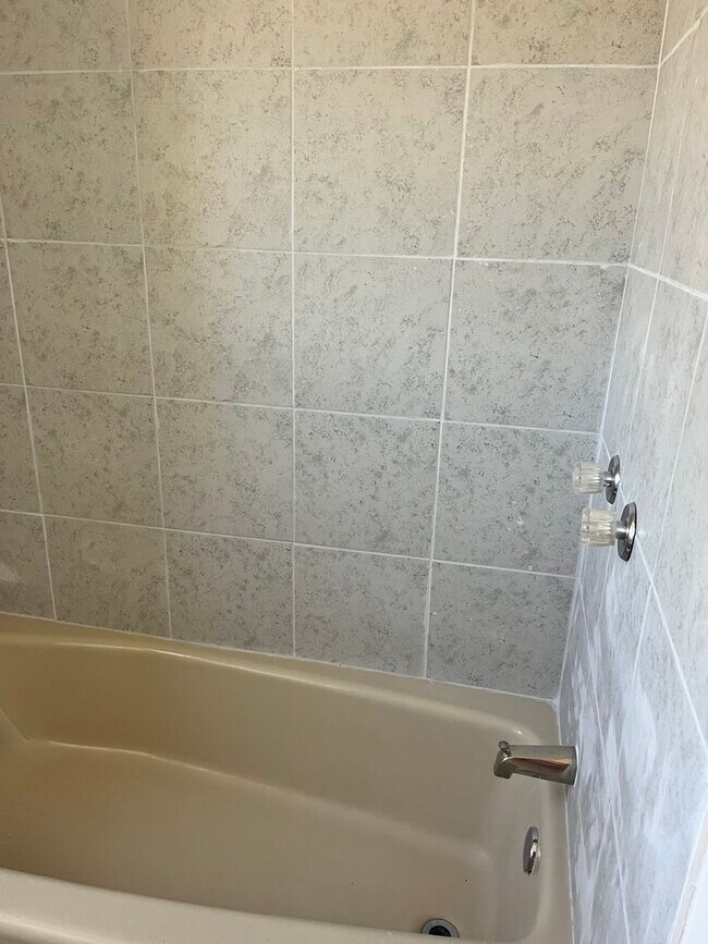 Foto del edificio - 615 Central Ave