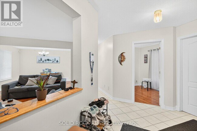 Building Photo - 30 Kenins Crescent