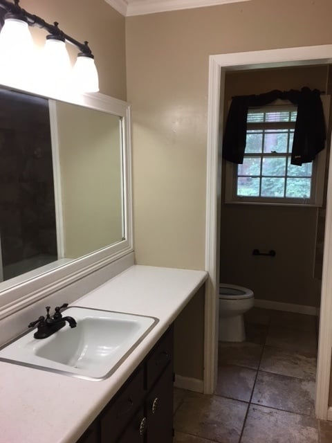 Building Photo - Beautiful Brick Home in Valdosta