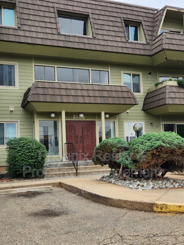 Foto del edificio - 3150 Iris Ave