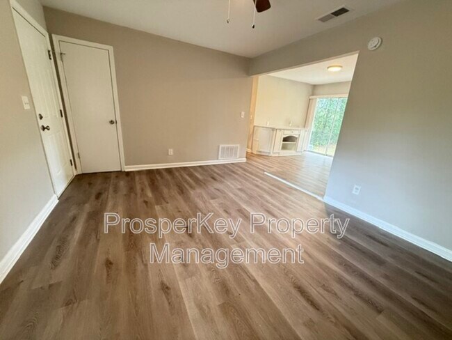 Foto del edificio - 4712 Eton Dr