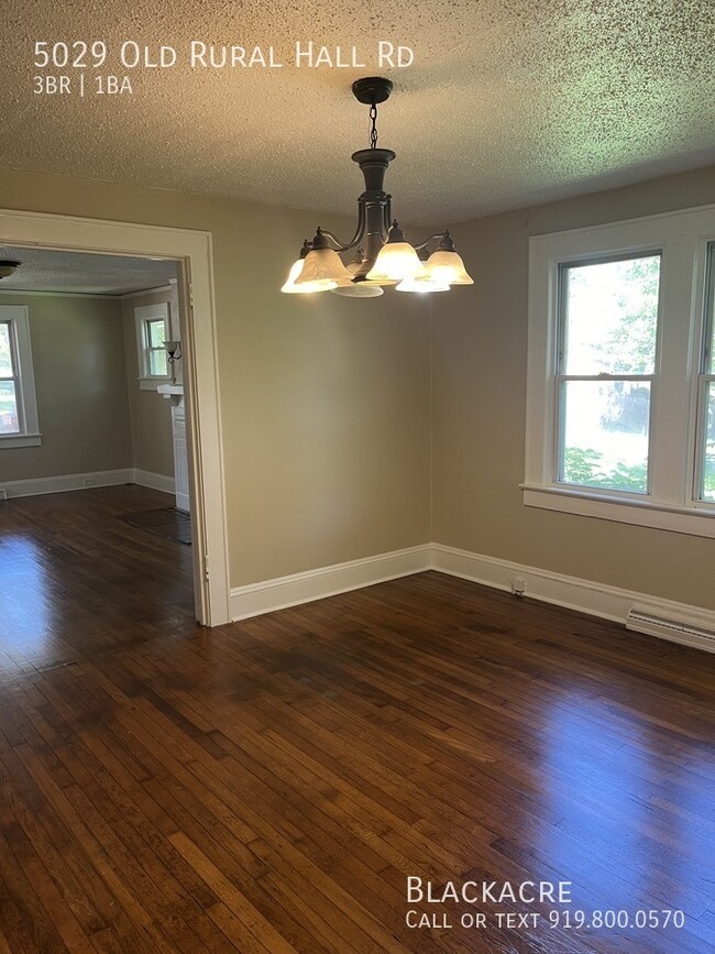 Building Photo - Nice 3BR single family home