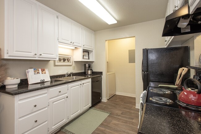 Building Photo - Zinfandel Village Apartments