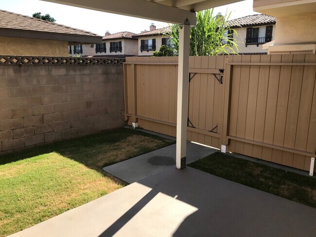Gated Yard - 9460 Artesia Blvd