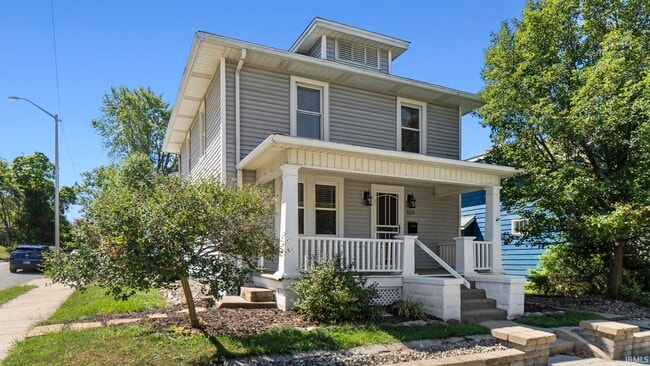 Building Photo - 828 Forest Ave