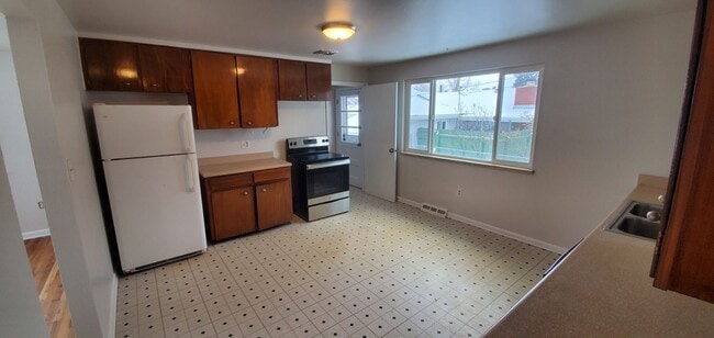 Photo - 3-Bedroom Ranch w/Full Basement House