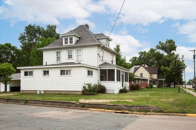 Building Photo - 1401 Stout Rd