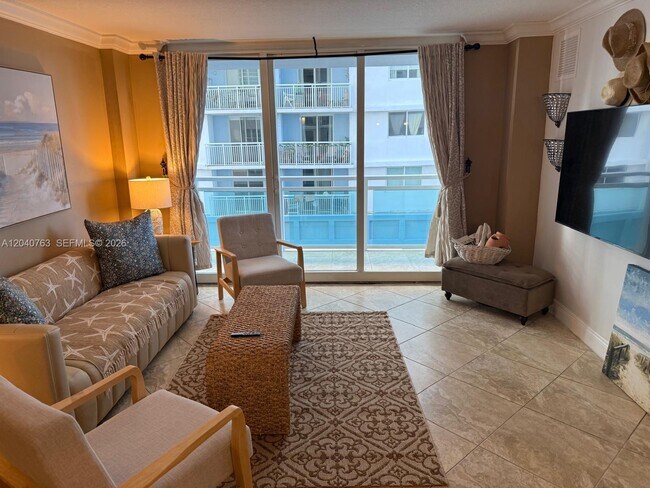 Foto del edificio - 6917 Collins Ave